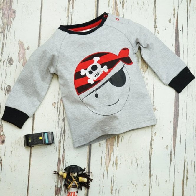 Image shows grey Pirate top.